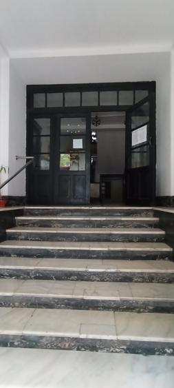 Apartament 4 camere in cladire interbelica Universitate 5 ' mers pe jos