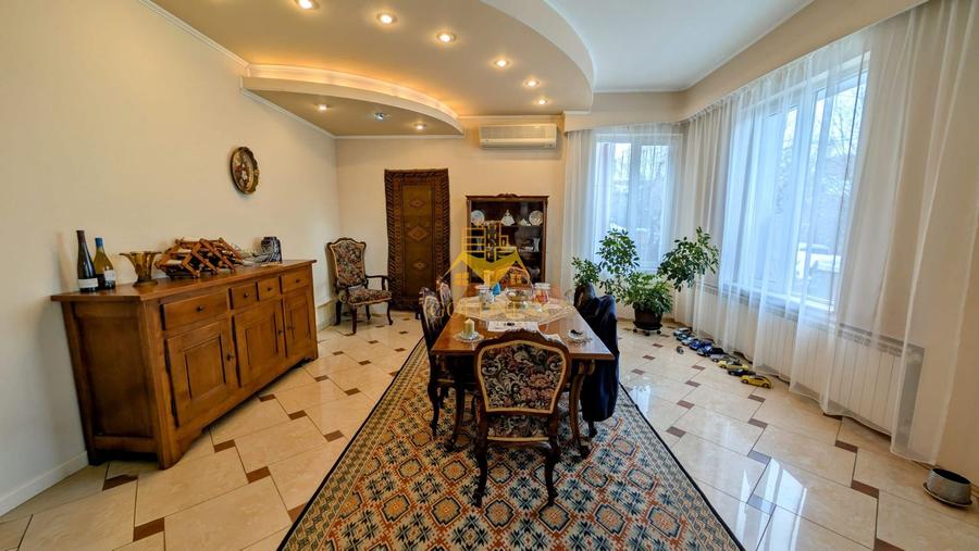 Vila, 6 Camere, 365 mp, 4 bai, Andrei Muresanu, Constantin Brancusi