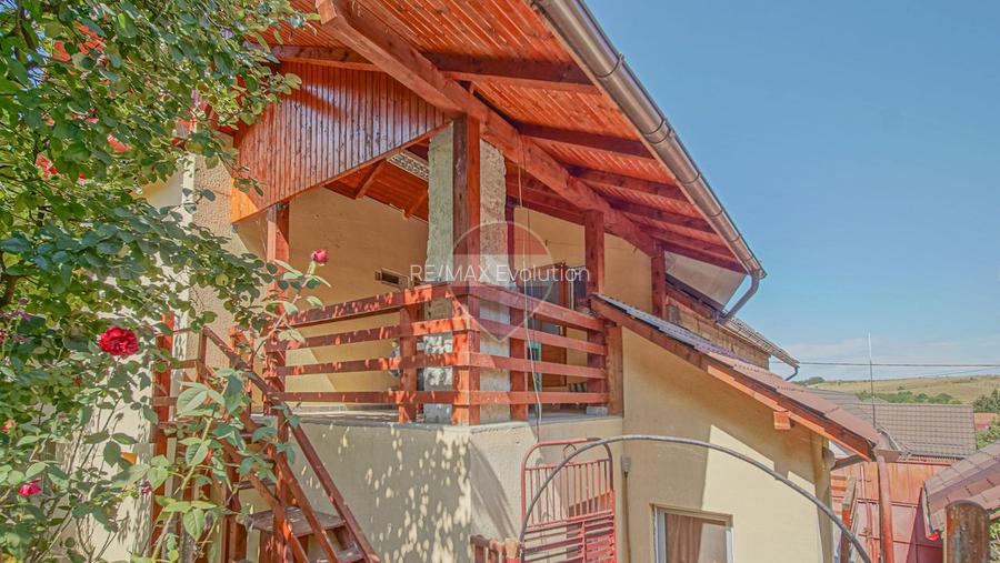 PURCARENI – 2 CASE , MULTIPLE POSIBILITATI | 533 mp | 0% comision