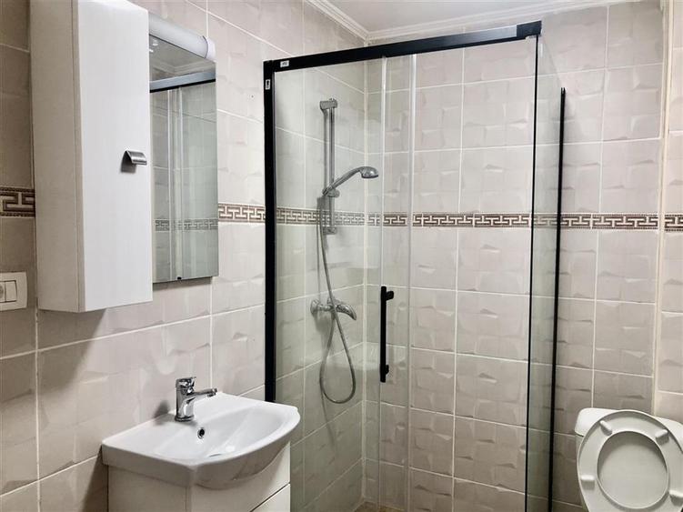 PRIMA INCHIRIERE ZONA CORESI | 2 Camere cu balcon, parcare si încălzir
