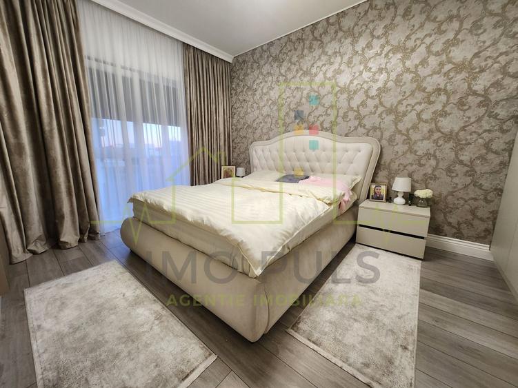 3 Camere. Etaj 1. Mobilat si utilat. 2 locuri de parcare. 2 Bai. 2 Balcoane