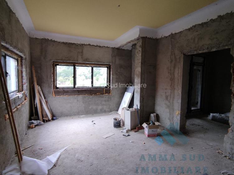 Sinaia / Peles - Vila D + P + M - 10 Camere - 260 mp utili - 700 mp teren - 7
