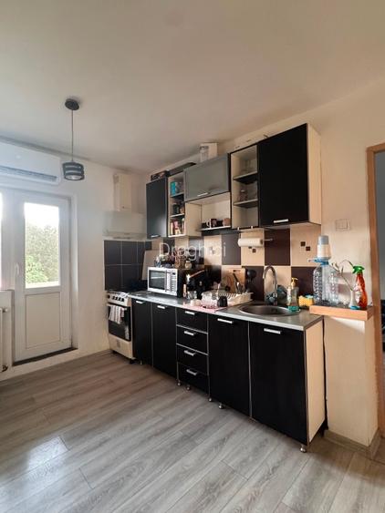 Proprietar închiriez apartament  - 6