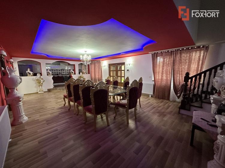 Casa individuala cu 12 camere, 400 mp utili - Bucovat