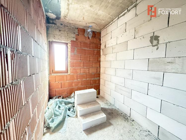 Duplex cu 5 camere de vanzare in localitatea Sacalaz, zona Centrala