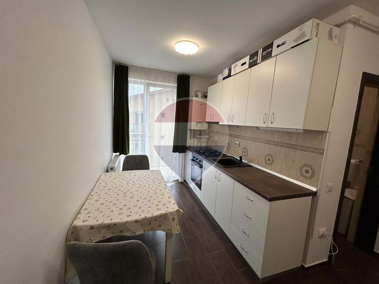 Apartament cu o camera de inchiriat 300 Euro Zona Eroilor