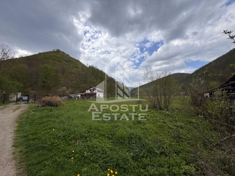Teren intravilan, 1000 -1500mp, parcela de colt, in sat Gros Hunedoara