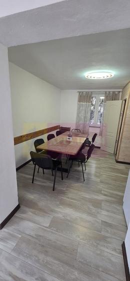Vila de vânzare cu 8 camere și garaj in Busteni