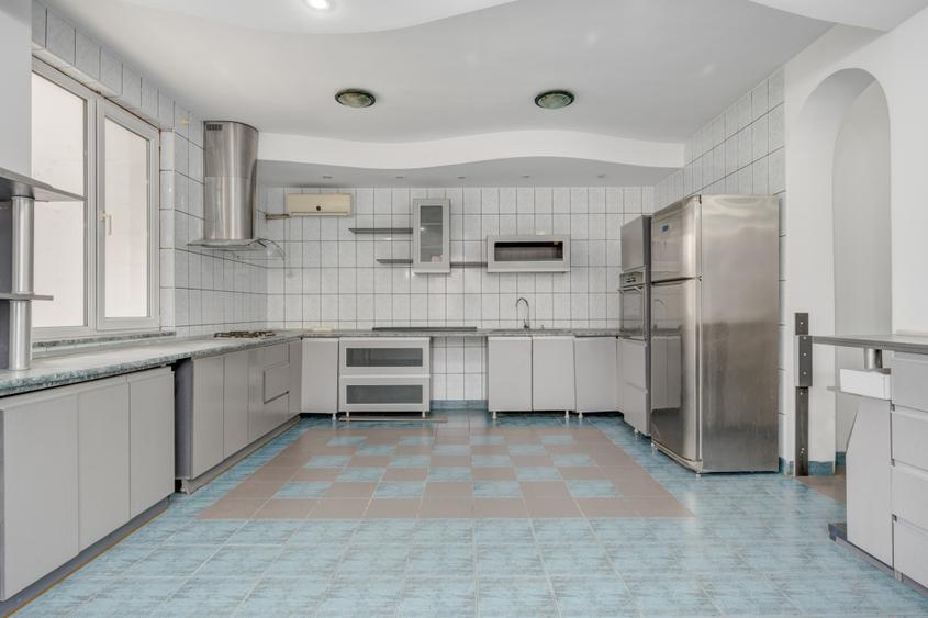 UVERTURII - CETATEA DE BALTA, VILA 436 MP UTILI, LOT 300 MP!