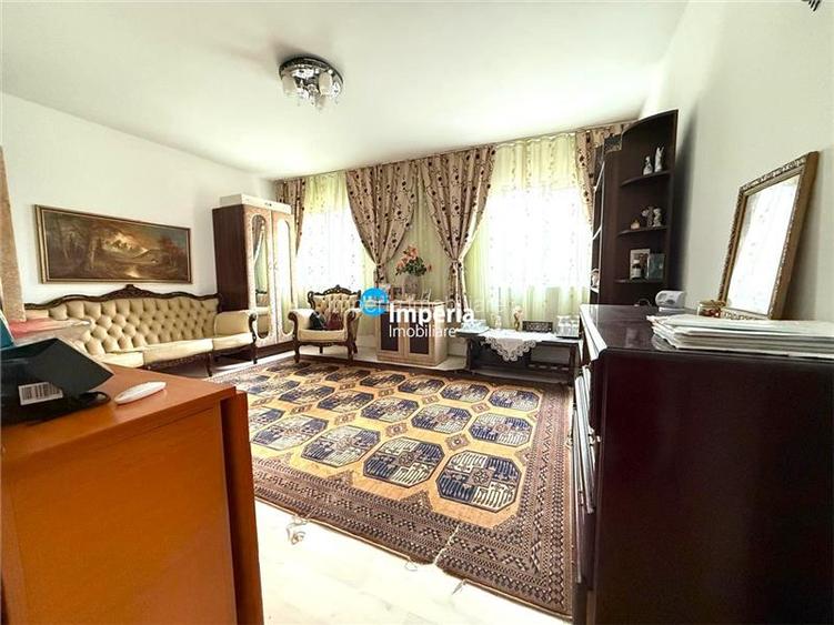 Casa 8 camere, 3 bai, canalizare, 300 teren Tineretului  Lunca Cetatuii - 6