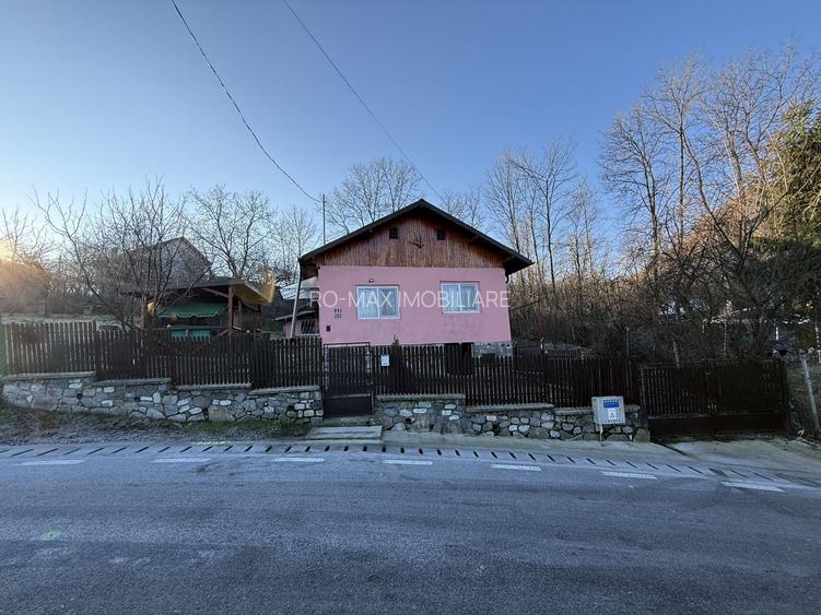 Casa demolabila  și teren 800mp cu toate utilitățile deschidere 26,5mp - 34