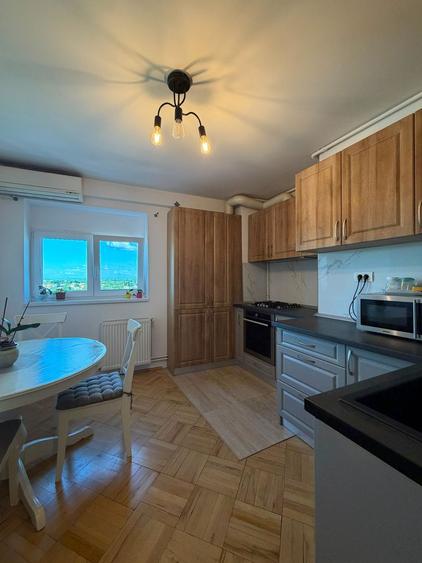 Apartament 2 camere, decomandat, confort 1 sporit, zona Modern