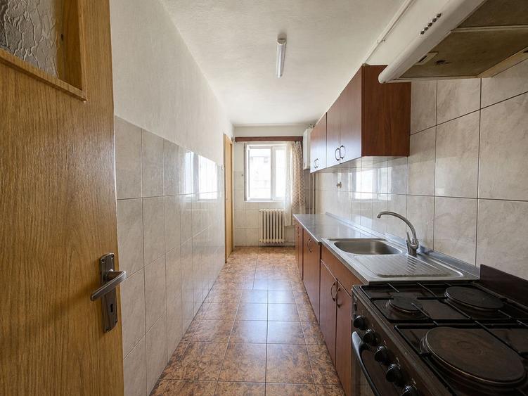 Apartament 2 camere, decomandat, bloc izolat, boxa, Piata Cipariu