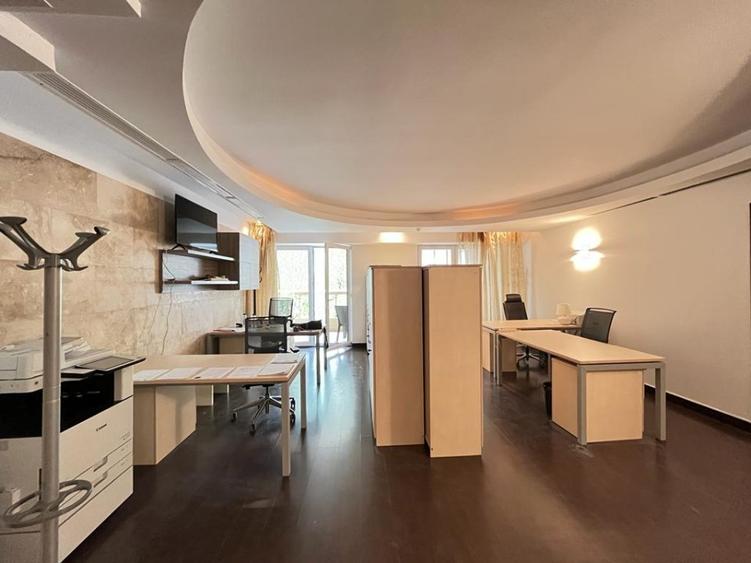 Apartament 3 camere, decomandat, zona Madgearu