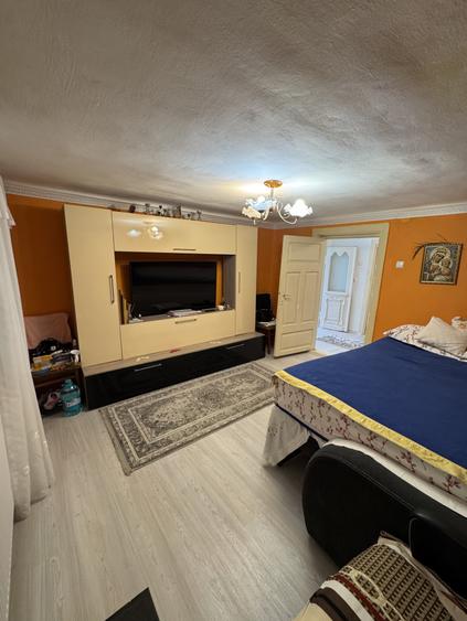 IMOBIL DE VANZARE – 2 CORPURI DE CASĂ | TEREN 285 MP | TOATE UTILITĂȚILE