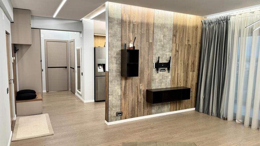 2 camere UltraCentral , mobilat / utilat , finisaje superioare !