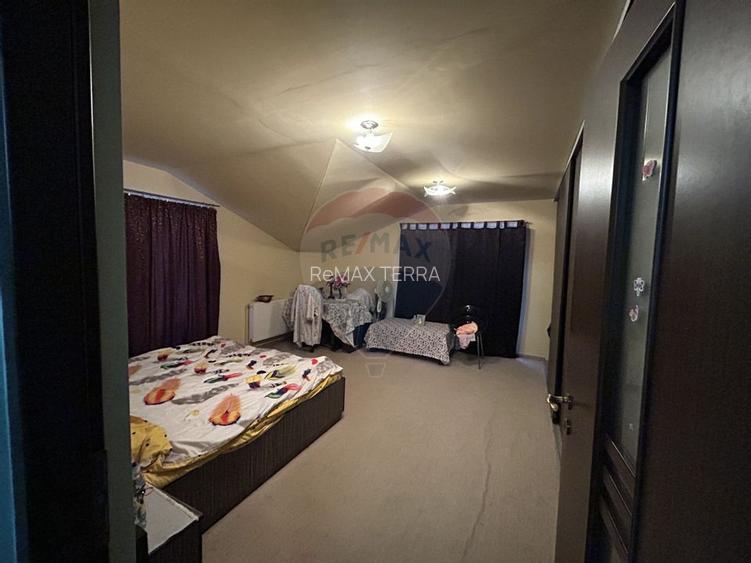 Casă / Vilă cu 5 camere de vânzare în zona Orasul Vechi - 9