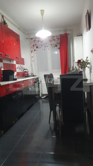 Apartament 2 camere, decomandat, intermediar, Zona Eroilor ! - 2