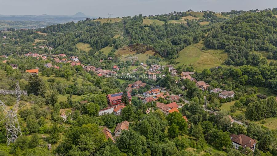 Vilă turistică de vânzare la 5 minute de CASTELUL BRAN | COMISION 0% - 13