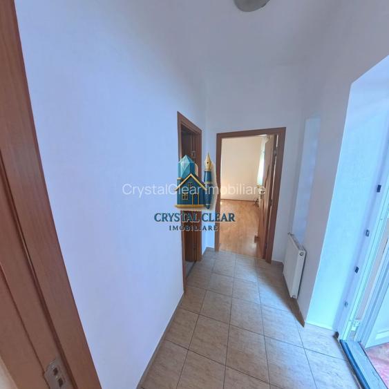 Două case în curte comună, 6 camere + 385 teren - zona semicentrală - 22