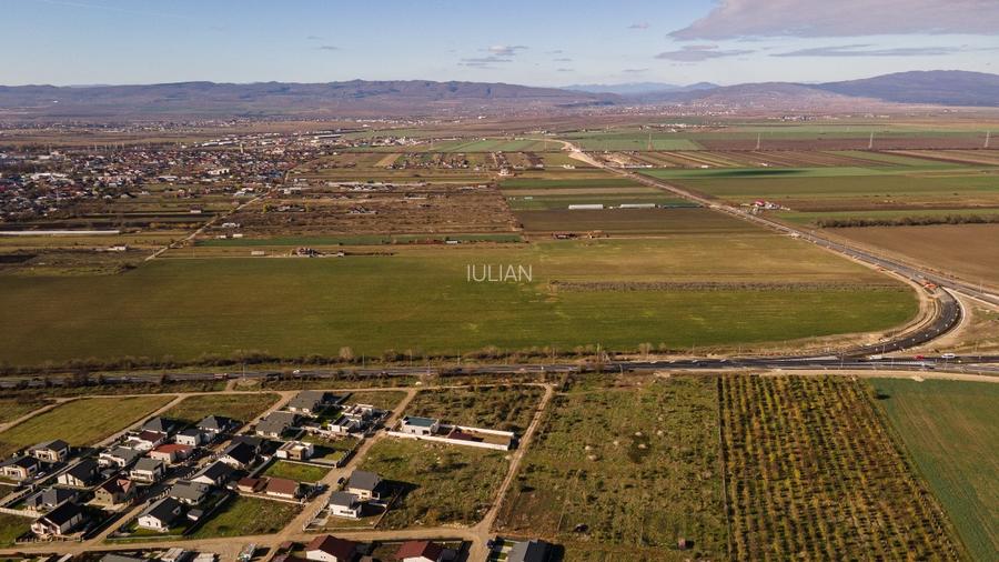 Proprietar vand teren INTRAVILAN, 35000mp, DNE85 cu acces direct la A7 - 3