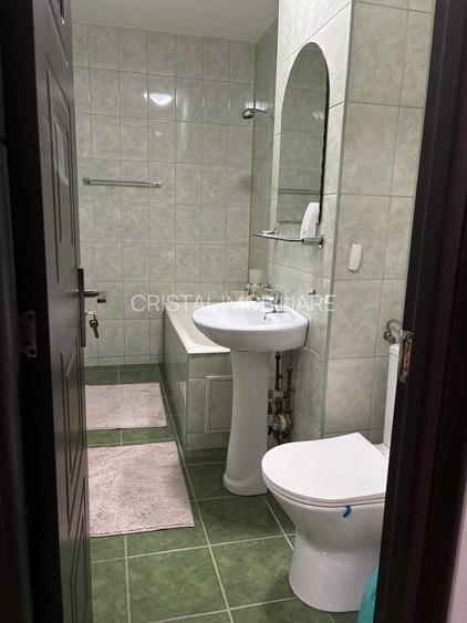 Garsonieră spațioasă de închiriat Apărătorii Patriei - Loc de parcare - 8