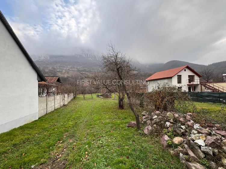 Teren intravilan de vânzare – 948 mp • Acces la râul Cerna - 3