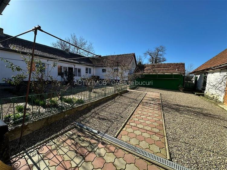 Casa Solida, pentru Familie extinsa,  cu Gradina si Teren, Doclin - 32