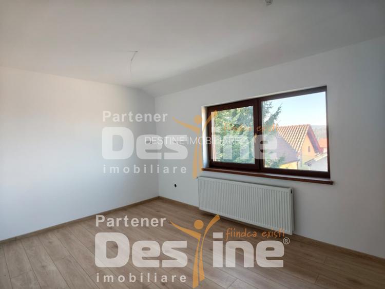 Vilă spațioasă de vânzare în Săcele – zona Bunloc, priveliște superbă - 6