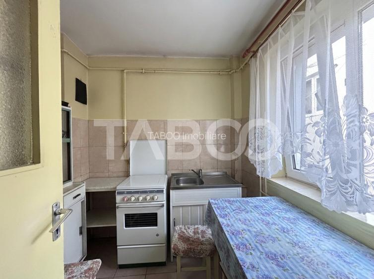 De vanzare apartament 2 camere decomandate zona Manastur - 3