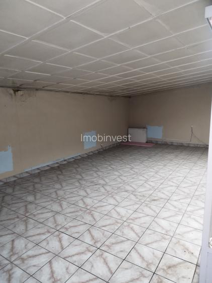 Vand casa cu 10 camere in zona 7 Noiembrie - 7