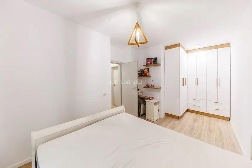 Proprietar inchiriez apart. 2 camere XCity Tower - 5