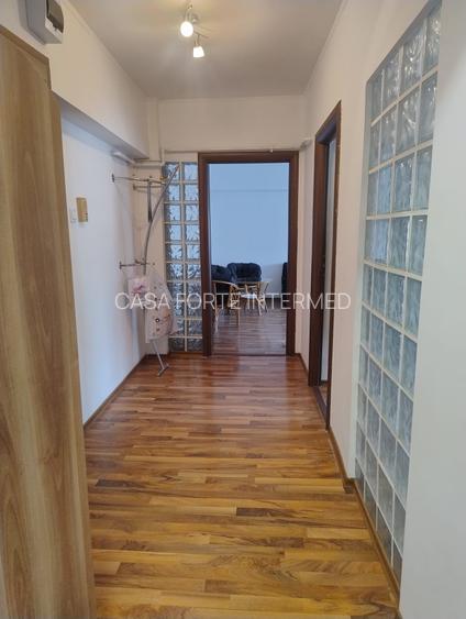 Apartament cu 2 camere Trocadero  450 euro - 12