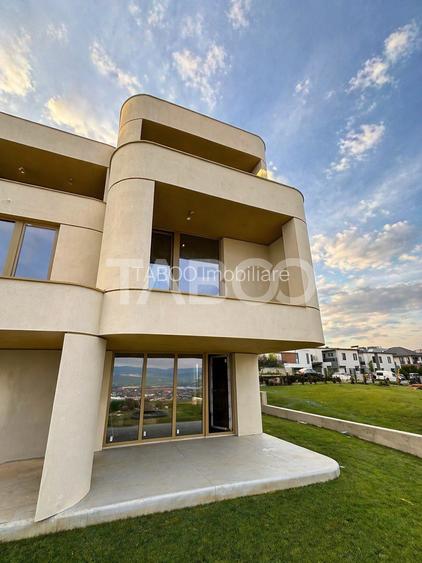 De vanzare casa tip duplex cu priveliste cartier Voronet Iris - 2