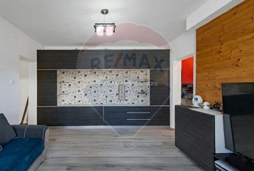 Apartament spațios cu 3 camere, 61 mp, mansardă în zona Lipovei - 2