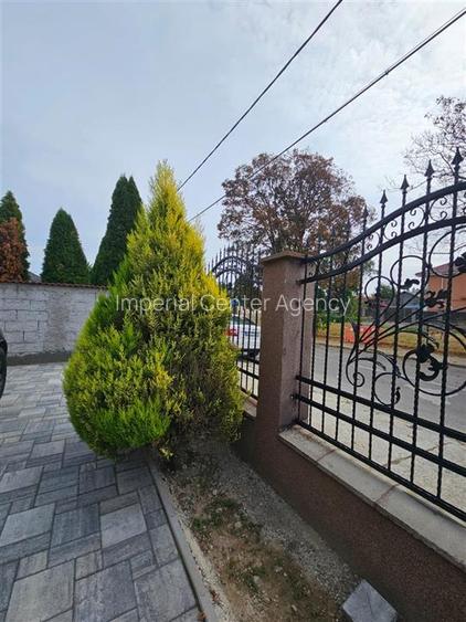 VILA DE VANZARE BACAU  P+E+M (de locuit si birou , clinica, notarriat, medic de - 8