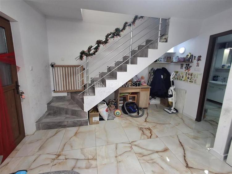 Casa individuala 3 camere 2 bai curte si garaj - zona Talmaciu - 10