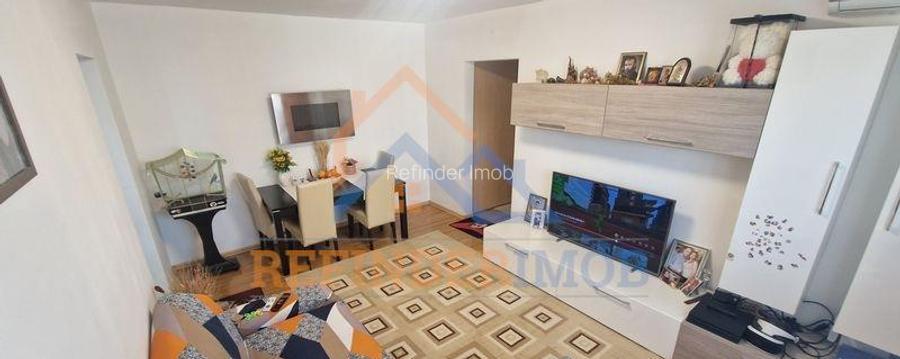 Apartament de vanzare cu 3 camere, zona Baba Novac - 2