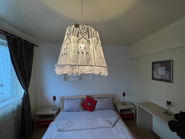 Cismigiu, 2 dormitoare cu hol locuibil, 2 balc, centrala proprie, bloc solid - 9