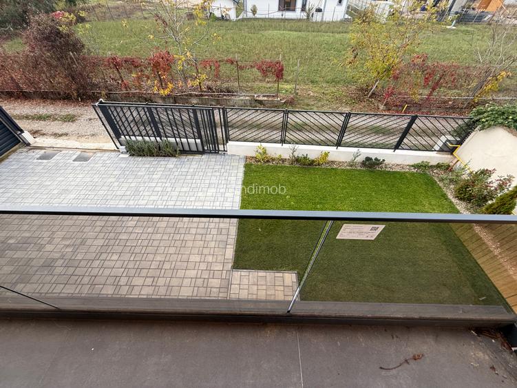 Vilă contemporană , finalizată în 2024, situată pe o stradă privată. - 19