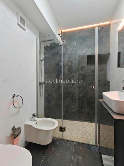 Penthouse 7 camere,383 mp,ROOFTOP,VEDERE FRONTALA SI LATERALA la MARE cod 161653 - 25