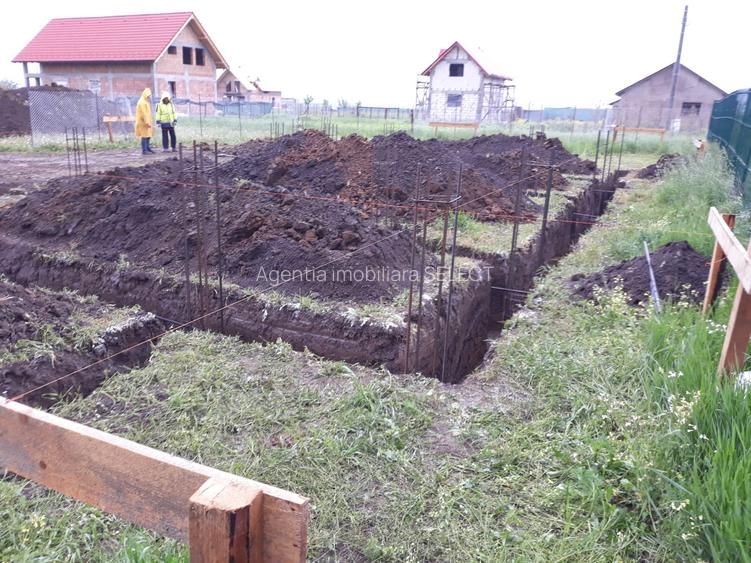 Teren 1000 mp pentru constructie case , cu fundatie si proiect - 6
