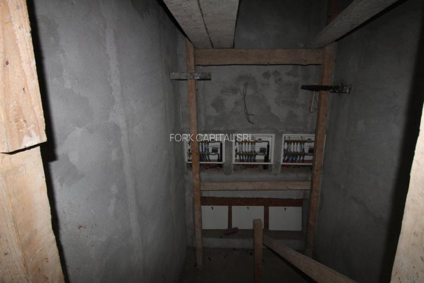 Sediu comercial perfect pentru clinica medicala, spital privat sau camin de batr - 16