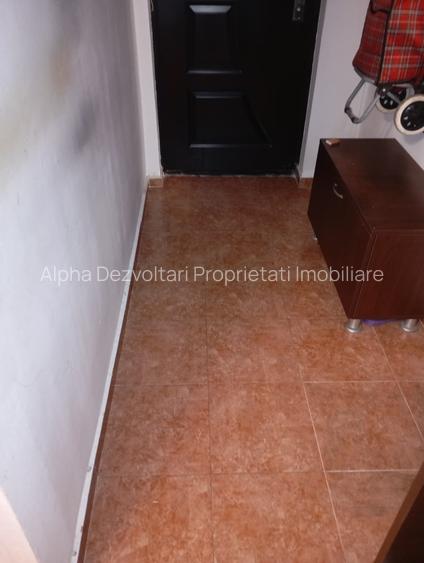 Titan, Piata 1 Decembrie 1918, str. Postavarul - 7