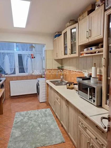 Apartament 3 camere - etaj -4/4- 71 mp  - 66500 euro - 2