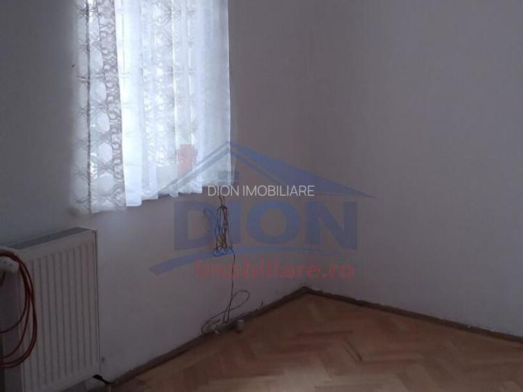 Proprietate interbelica in zona linistita, perfecta pentru investitie - 9