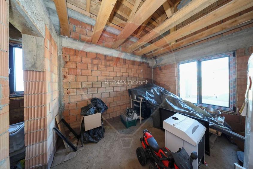 Casa cu potential de investitie, constructie noua la rosu - 21