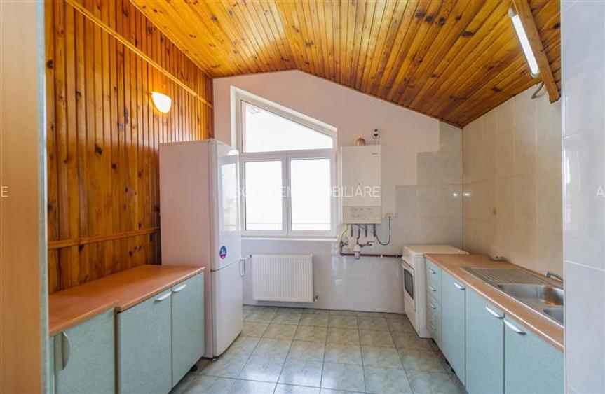 FILM ! Pe armonia a 1.100 mp teren/ gradina, Vila galanta,cu 3 apartamente disti - 31