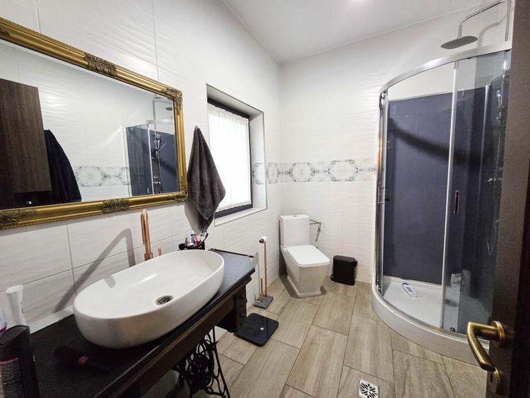 Casa Individuala Tunari Refugiu Rustic Terasa Inchisa Curte Garaj