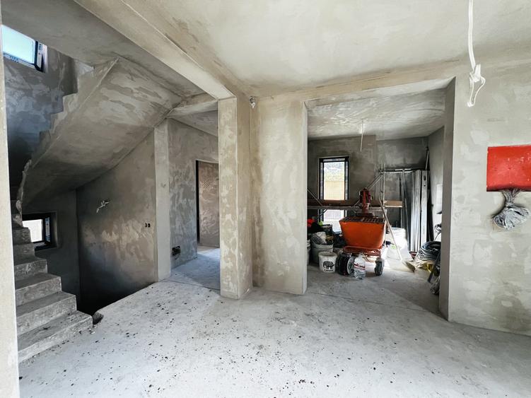 Casa individuala , 146 mp utili , 400 mp teren liber , in zona Tauti